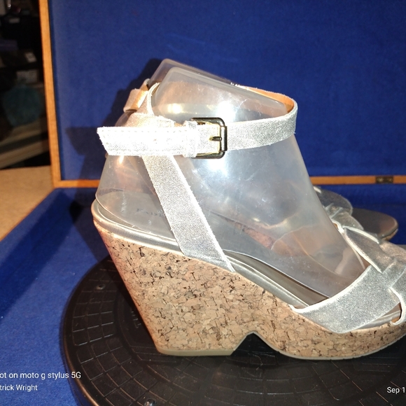 Faded Glory Gold Metallic 4+ Inch Open Toe Platform Heels, Sz. 9.5-US, 41.5-EU - Picture 4 of 9